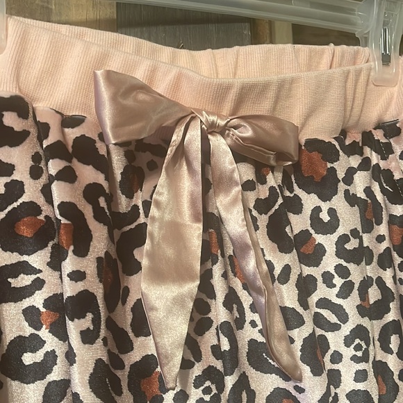 2 piece pajama set. - Picture 4 of 4